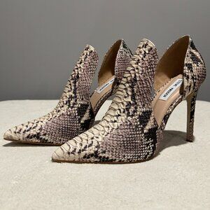 Steve Madden Dolly Pump. Snakeskin. Size 9. Never Worn!!